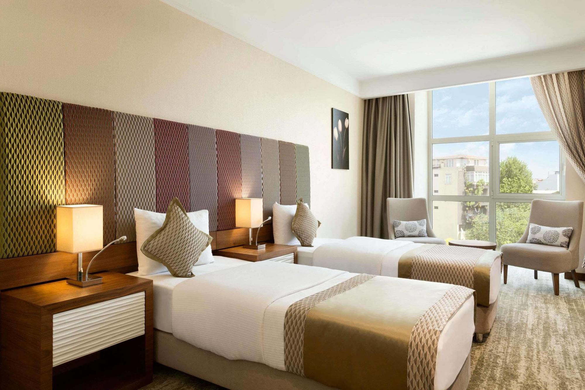 Hotel Ramada By Wyndham Gemli̇K Gemlik Exteriér fotografie